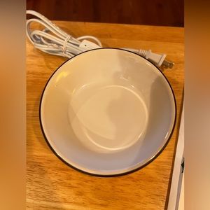 White LOVE Scentsy ceramic base wax warmer